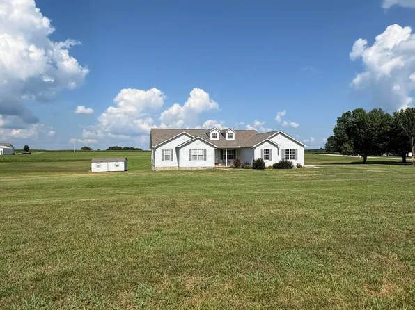 36 Saxony Way, Lexington, TN 38351