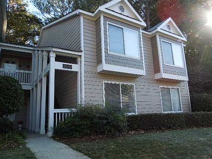 2nd image of 48 Arbor End SE