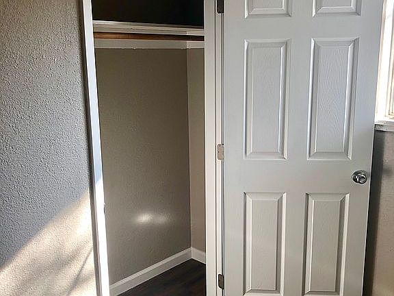 5th image of 9098 Salmon Falls Dr