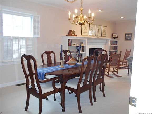 3rd image of 213 Edgewood Dr