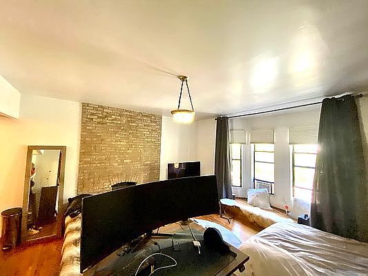 4th image of 62 W 70th St APT 4A
