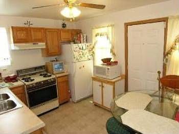 4th image of 3007 Gilboa Ave