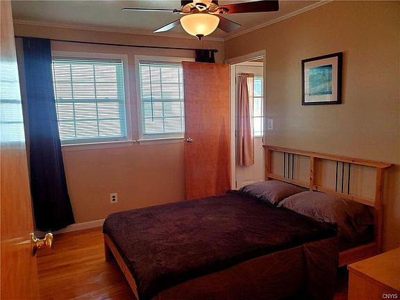 5th image of 4959 Henderson St
