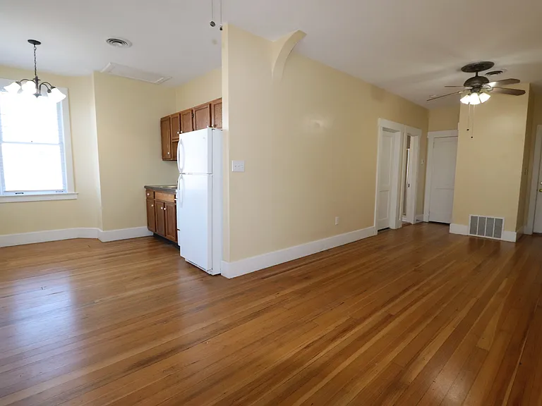 Historic Apartment Building — Photo 11