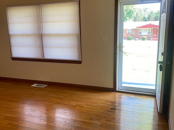 Wonderful bright and large family room!
