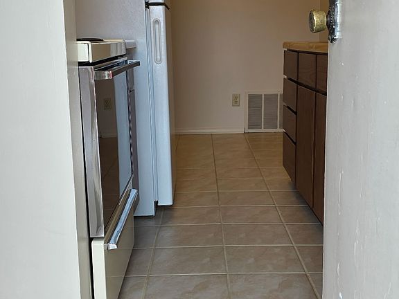 5th image of 2513 State St APT 1