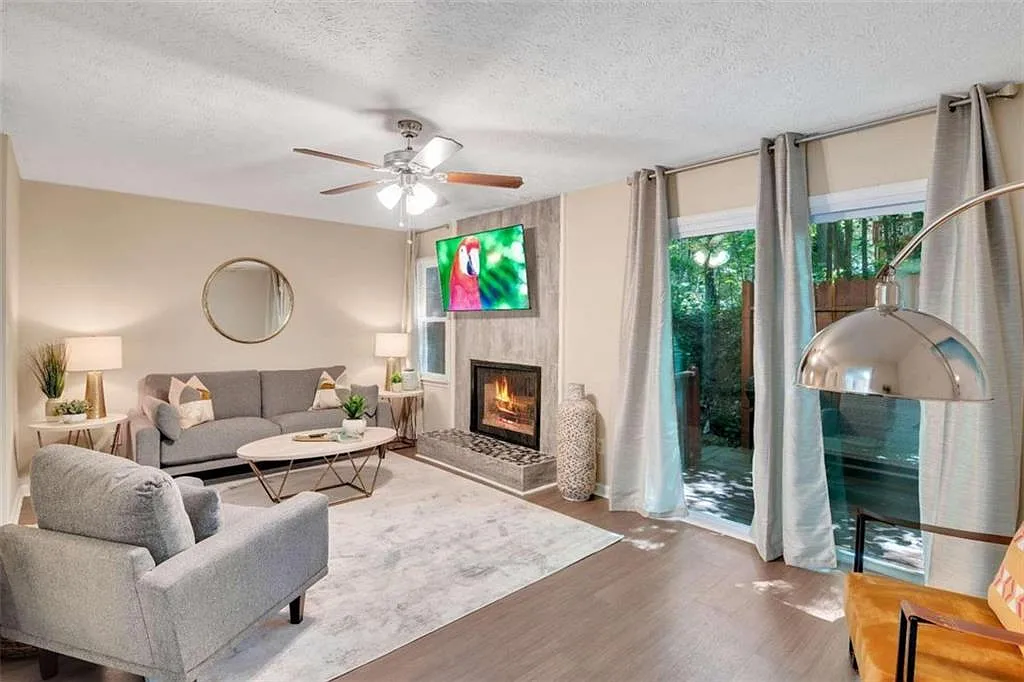 2 bed, 2.5 bath, $2,995 — Photo 2
