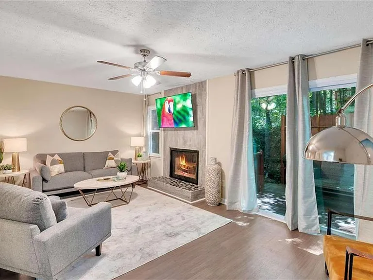 4543 Coopers Creek Pl SE — Photo 2