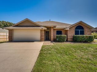 1644 Greenway Ct, Midlothian, TX 76065