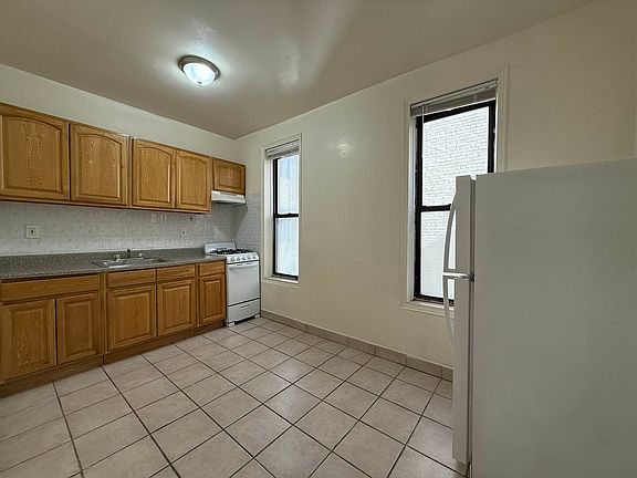 5th image of 4816 30th Ave APT 1J