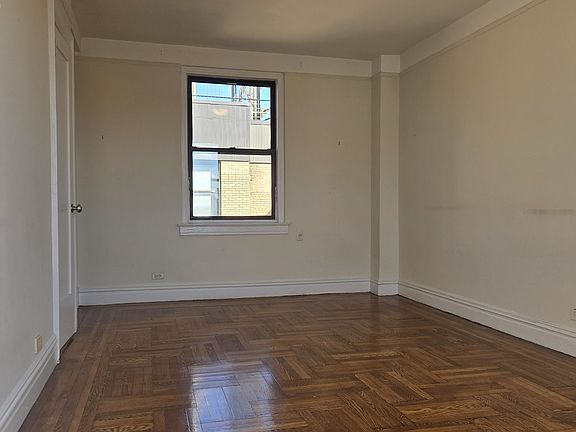4th image of 211 W 106th St APT 16B
