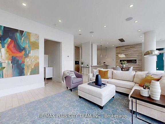 4th image of 39 Queens Quay E #1305