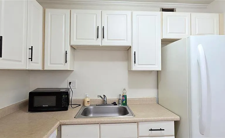1504 Virginia Ave #105 — Photo 12