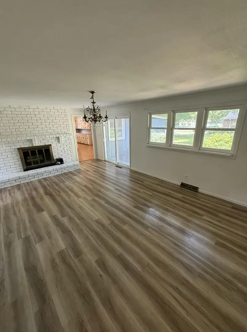 3 Bedroom | 2 Bath | 2 Car Garage | Pets Welcomed! — Photo 2