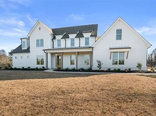 122 Creekview Ln, Canton, GA 30115