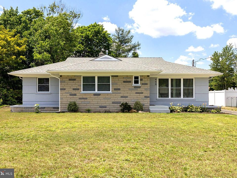 1st image of 448 Carpy Ave