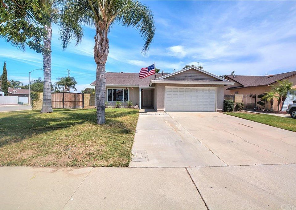 1st image of 2933 S Castle Harbour Pl