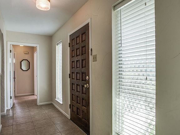 4th image of 106 Forest Ln