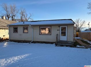 1208 6th St, Fairbury, NE 68352