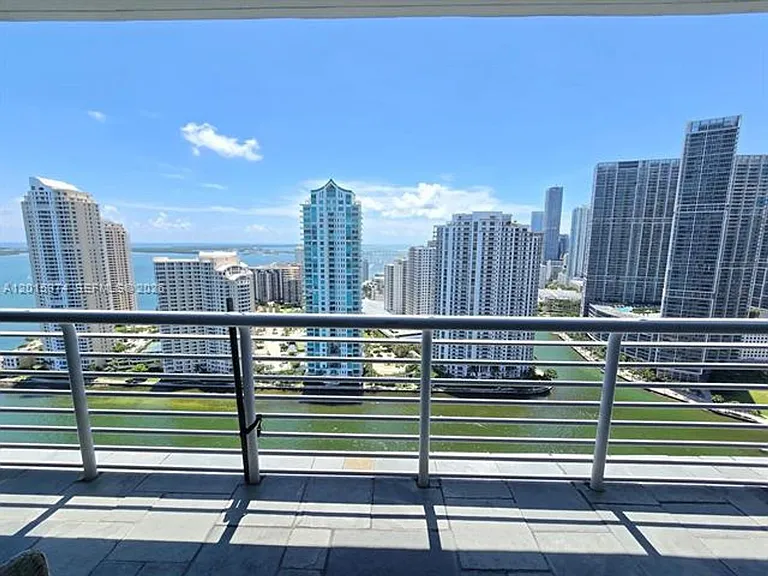 325 Biscayne Blvd #3719 — Photo 31