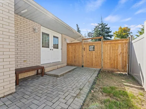 1467 Guildwood Cres, Lasalle, ON N9H 2B3