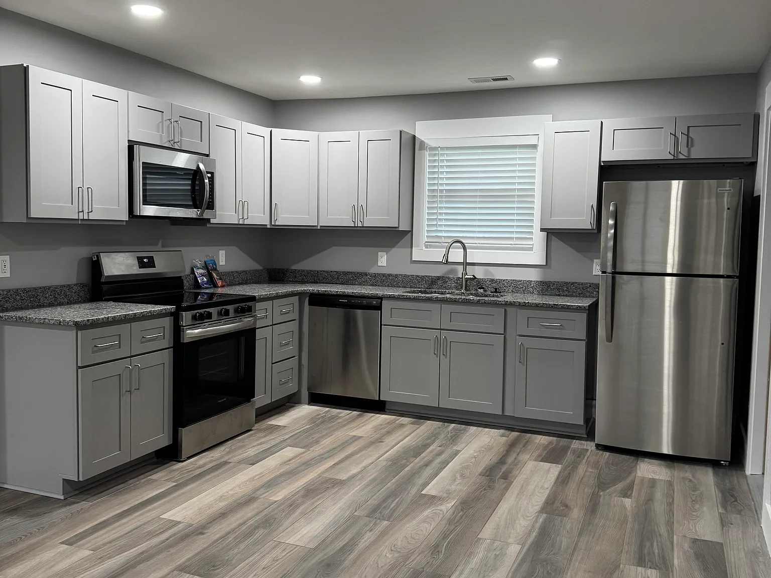 1269 Bluegrass Rd — Photo 3