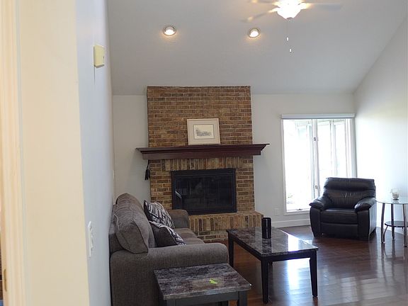 4th image of 900 Southernview Dr N