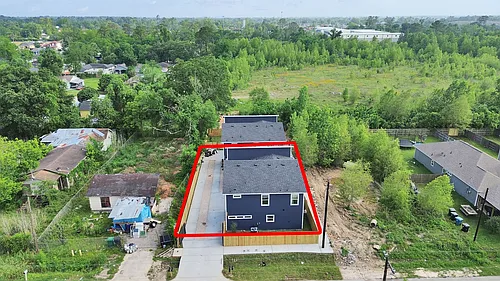 8102 Crestview Dr Photo 1
