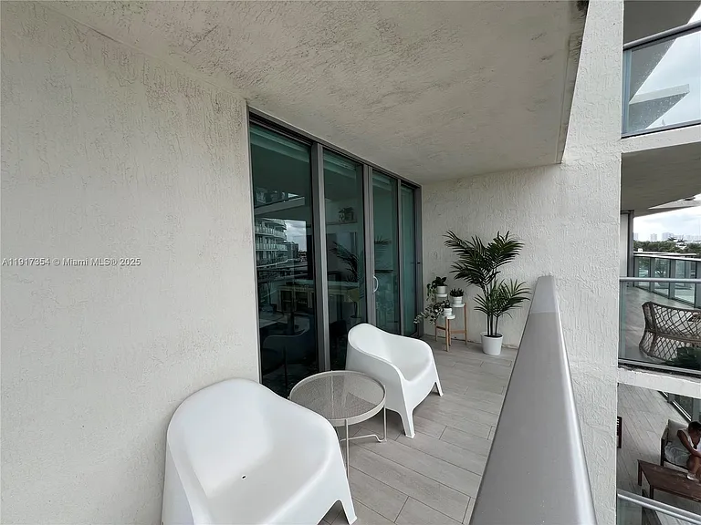 6620 Indian Creek Dr #617 — Photo 25
