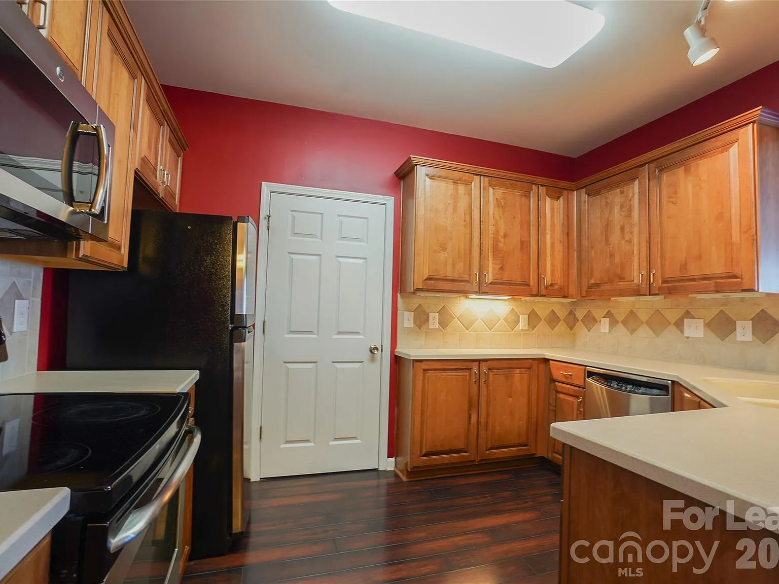 2 bed, 2.0 bath, 1200 sqft, $1,795 — Photo 3