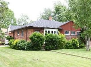 19212 Woodmont St, Harper Woods, MI 48225