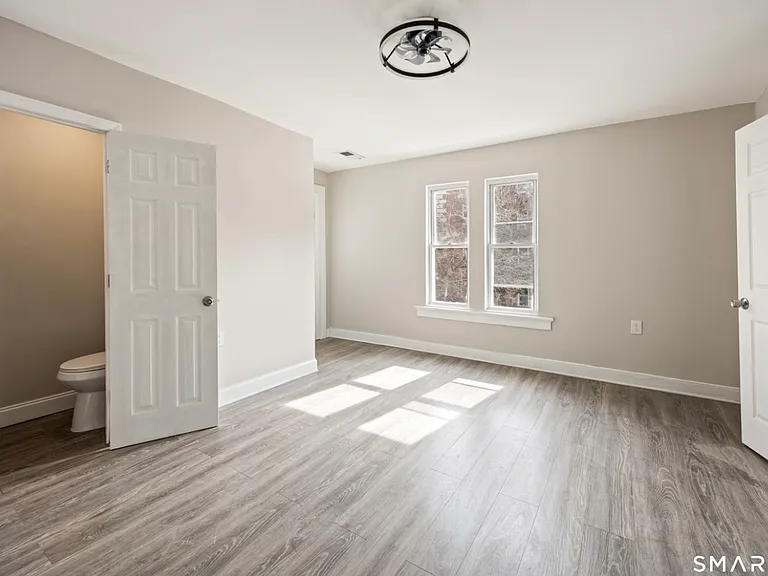 465 Washington Ave #B — Photo 7