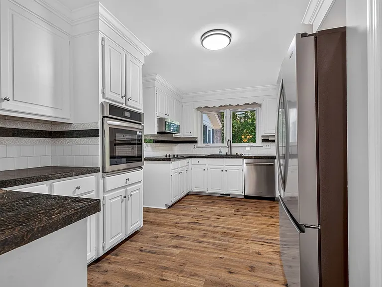 1037 Law Ln — Photo 12