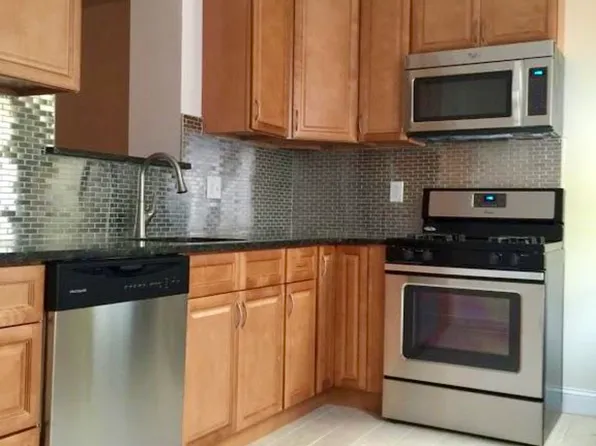 305 Mifflin St, Philadelphia, PA 19148