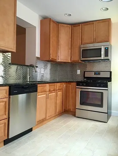 305 Mifflin St Photo 1