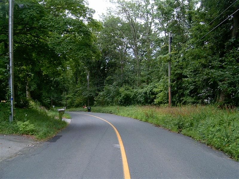 2nd image of 414 Bruning Rd