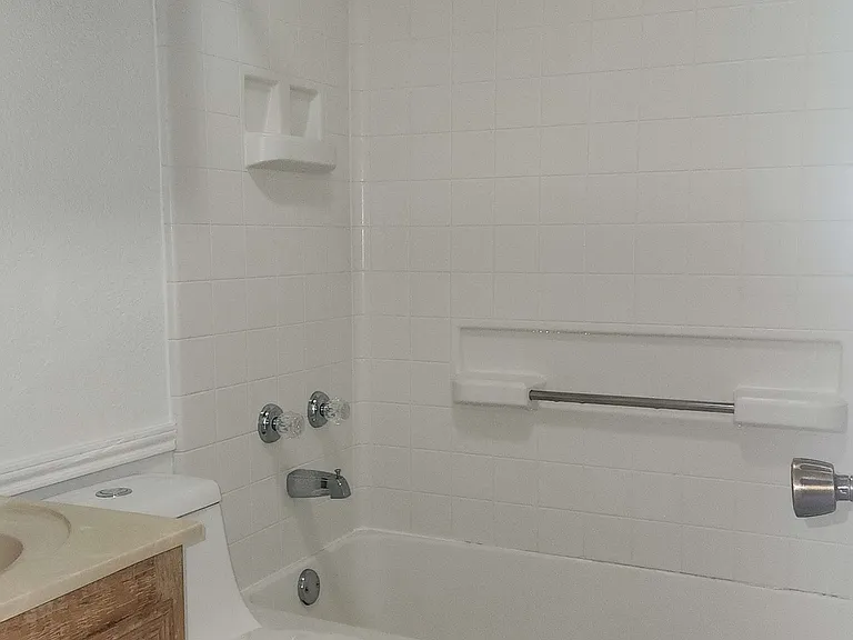09 Guest Bath_03122026