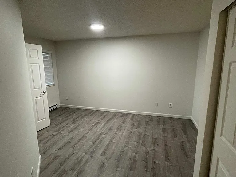 Campus Park Apartments - SAMI Apartments — Photo 26
