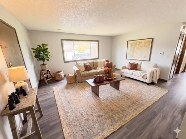 1319 Ravenwood Rd, 1319 Ravenwood Rd APT 3, Waterloo, IA 50702