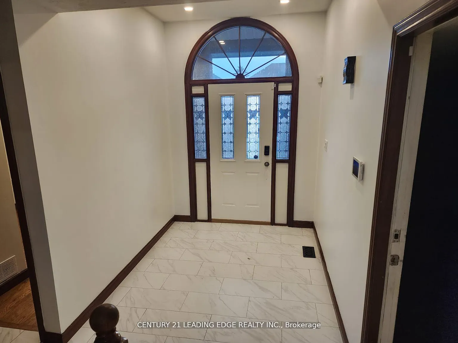 4 bed, $3,800 — Photo 2