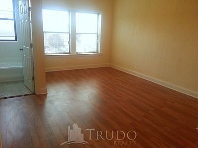 2nd image of 1742 N Humboldt Blvd APT 407