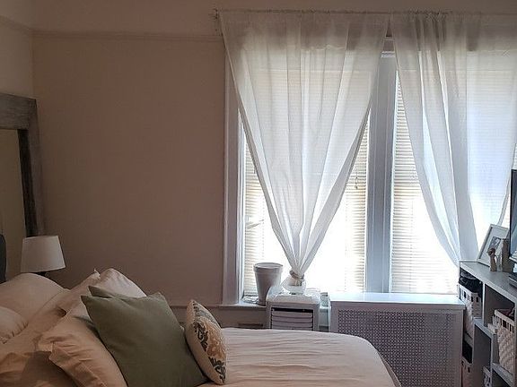 2nd image of 538 Ovington Ave #1A