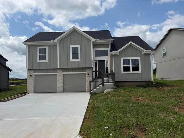 4301 SE Adams Dr, Blue Springs, MO 64014