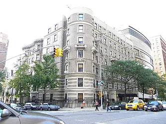 425 West End Avenue in Upper West Side