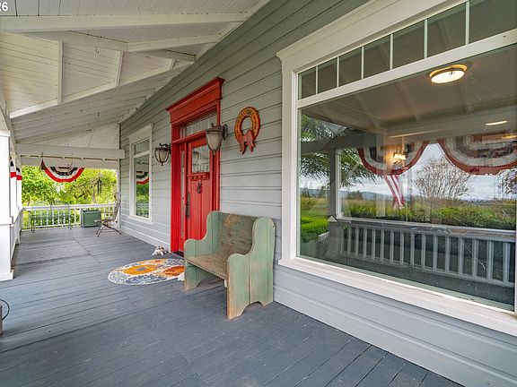 3rd image of 41195 NW Banks Rd