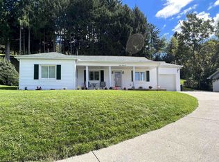 1526 Rose Ln, Fairmont, WV 26554