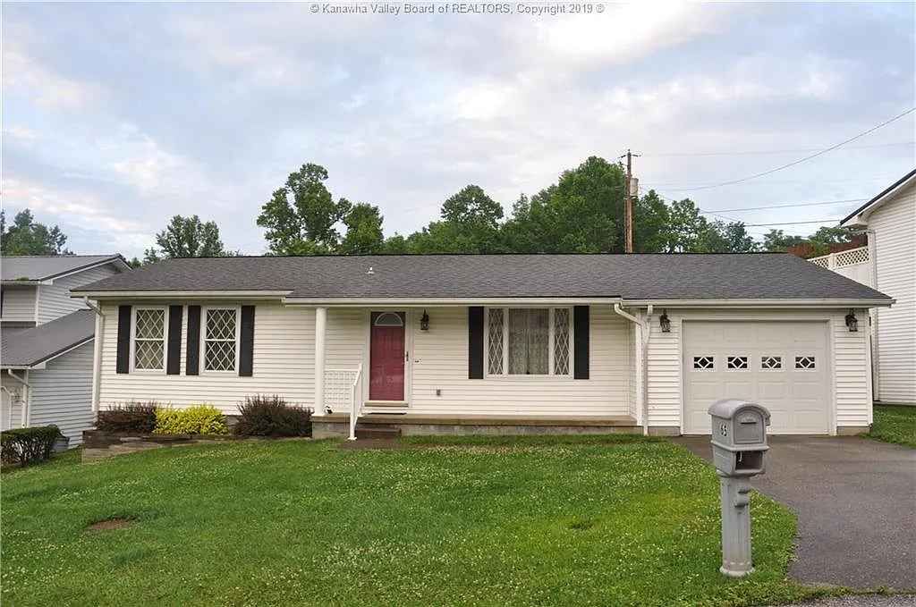 65 Oakwood Dr photo 1