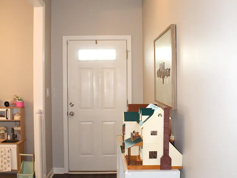 221 Seville St — Photo 4