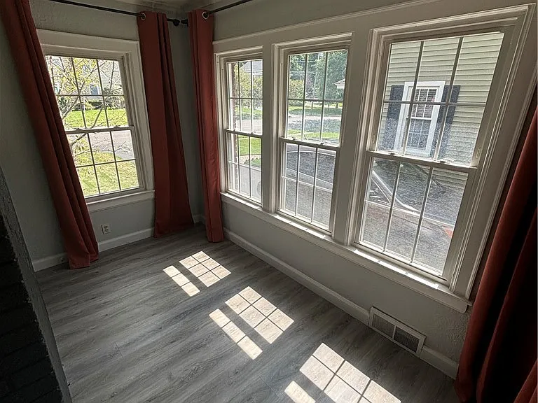 102 Wellington Rd — Photo 5