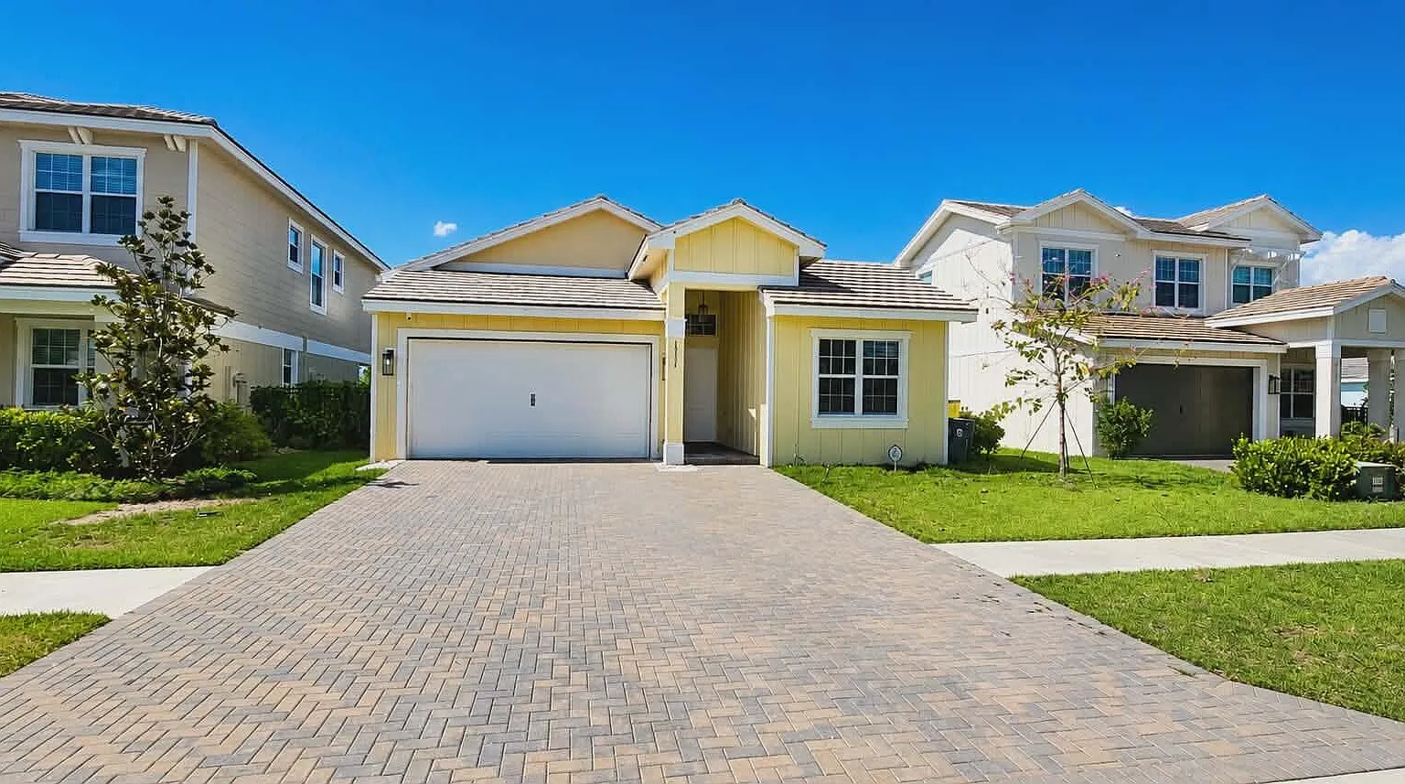 4 bed, 3.5 bath, 2262 sqft, $4,500 — Photo 2
